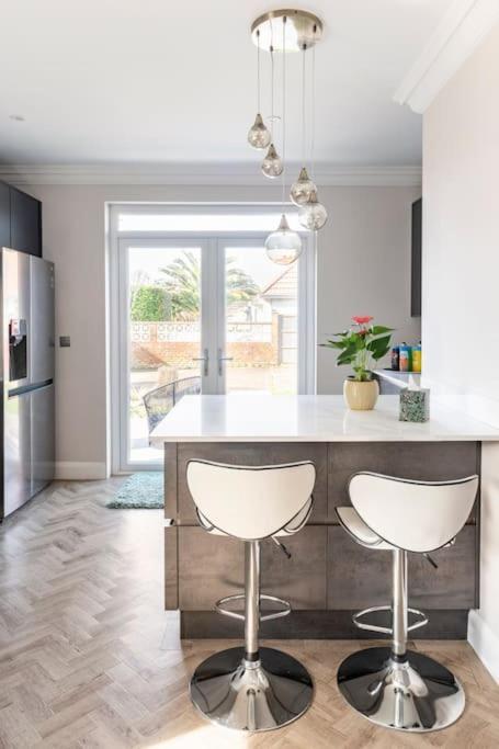 Home By The Sea In Rustington Esterno foto