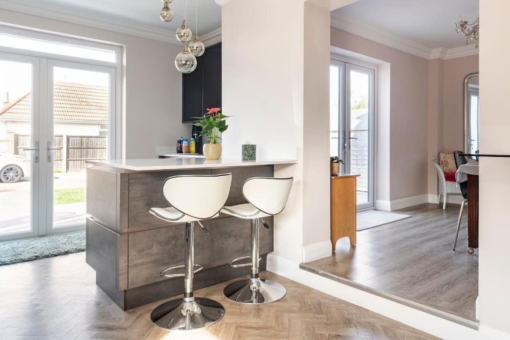 Home By The Sea In Rustington Esterno foto